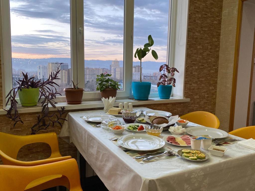 Sunrise Apartments Душанбе Екстериор снимка